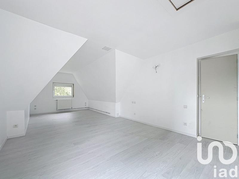 Maison - 185 m² - 9 pièces