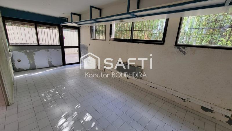 Local commercial - 72 m² - 3 pièces