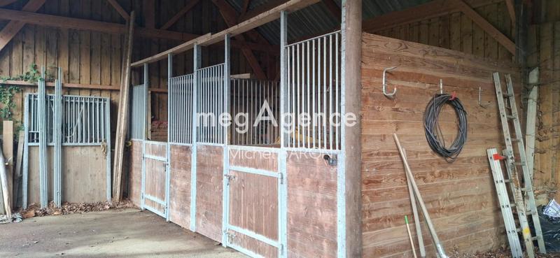 Maison - 253 m² - 9 pièces