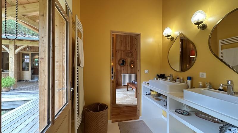 Maison de bois - 165 m² - 4 pièces