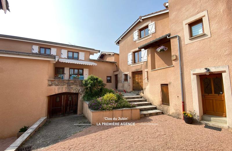 Maison traditionnelle - 271 m² - 10 pièces