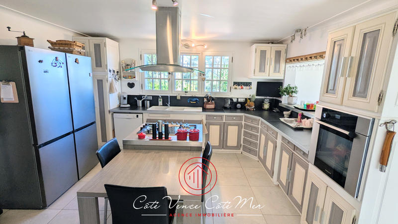 Maison - 272 m² - 9 pièces