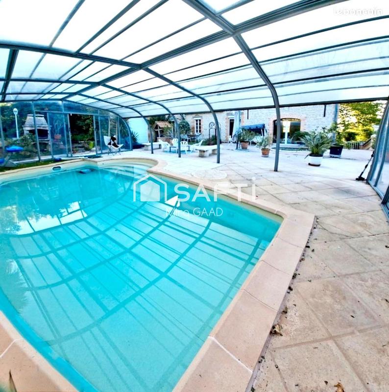 Maison de maîtres - 450 m² - 12 pièces