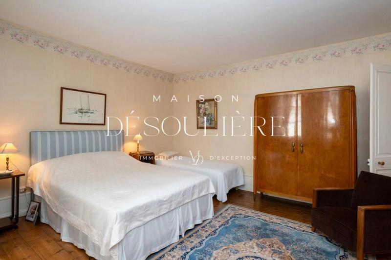 Maison de ville - 300 m² - 7 pièces