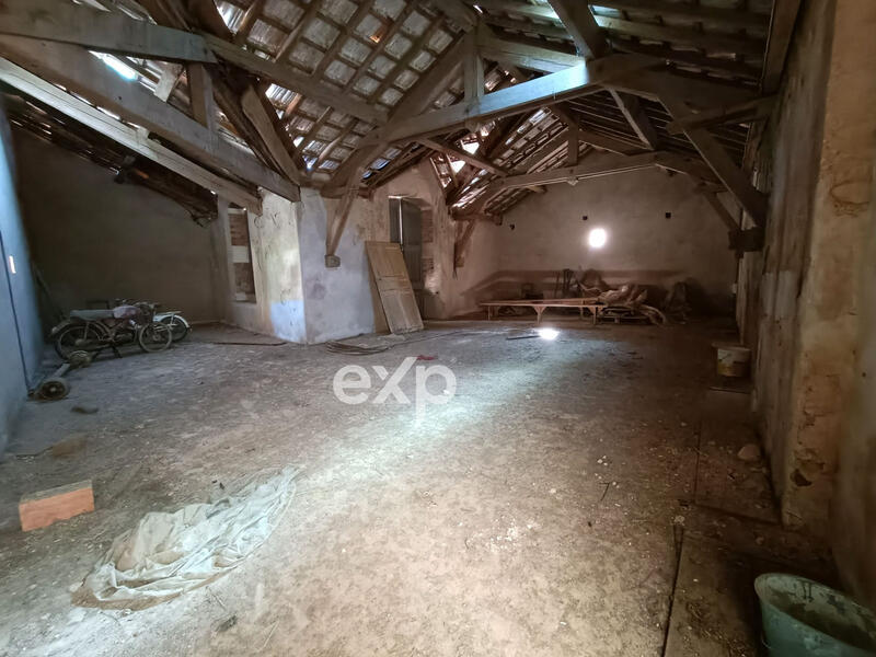 Maison ancienne - 250 m² - 7 pièces