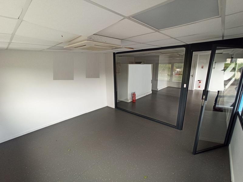 Bureau - 65 m²