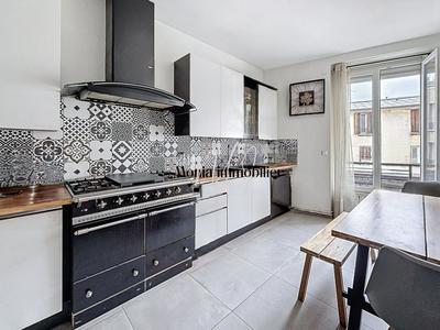 Pavillon - 160 m² - 7 pièces