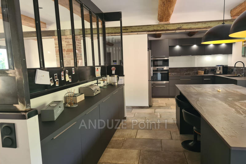 Maison - 225 m² - 6 pièces