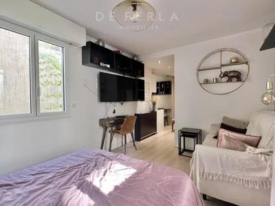 Studio - 30 m² - 1 pièce