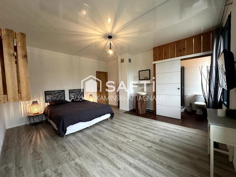 Maison - 268 m² - 9 pièces