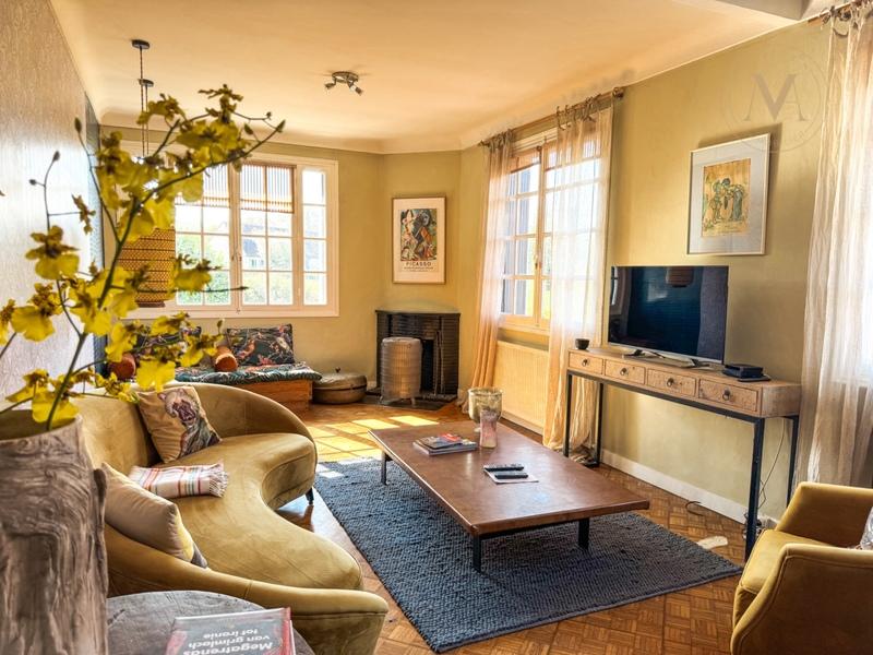 Propriété - 290 m² - 8 pièces