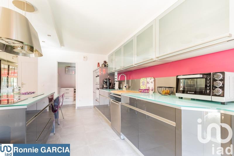 Appartement - 93 m² - 5 pièces