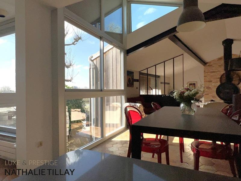 Maison - 330 m² - 8 pièces