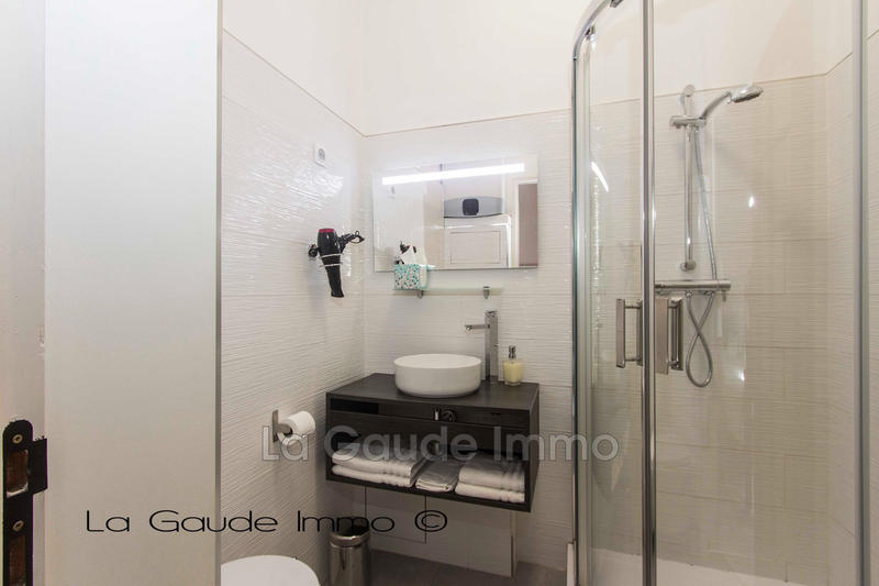 Maison - 269 m² - 9 pièces