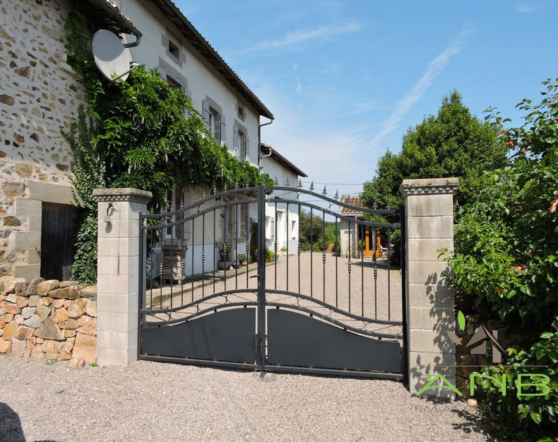 Maison - 225 m² - 8 pièces