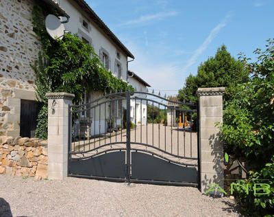 Maison - 225 m² - 8 pièces