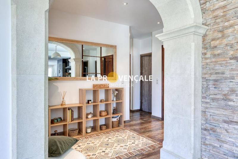 Villa - 250 m² - 6 pièces