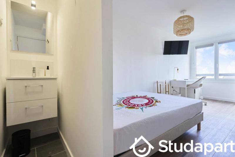 Chambre - 13 m² - 1 pièce