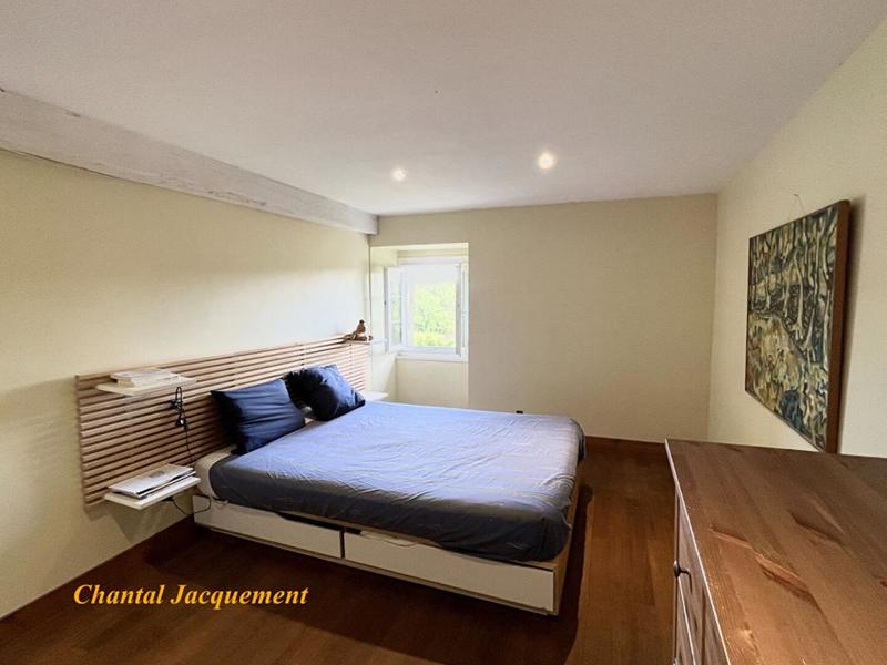 Maison - 235 m² - 7 pièces