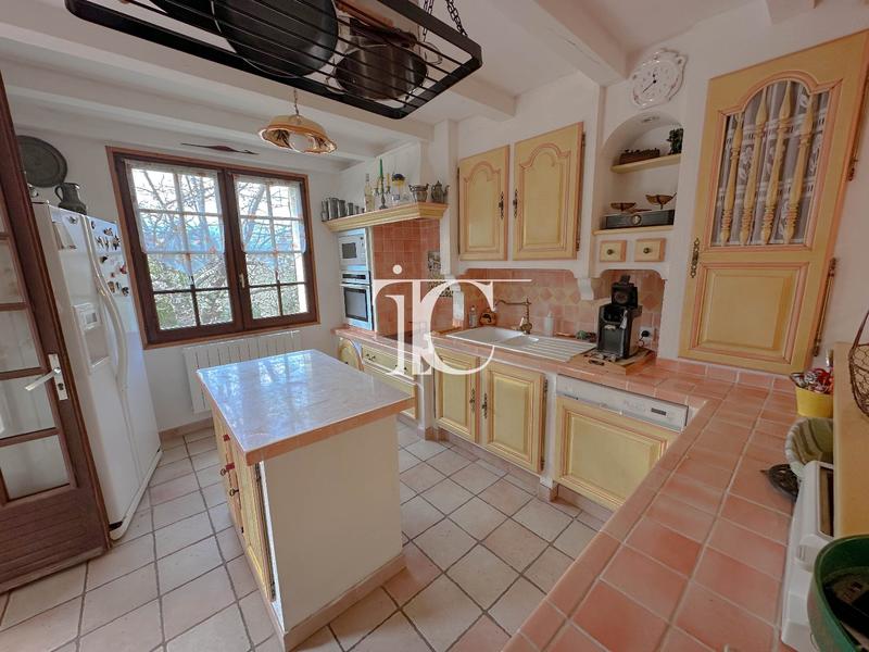 Maison - 161 m² - 6 pièces