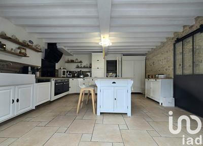 Maison - 240 m² - 7 pièces