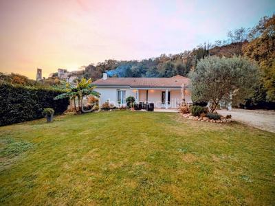 Maison - 120 m² - 8 pièces