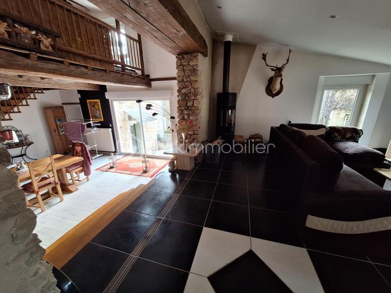 Maison en pierre - 127 m² - 7 pièces