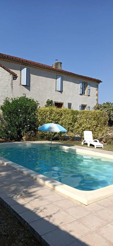 Maison - 360 m² - 14 pièces