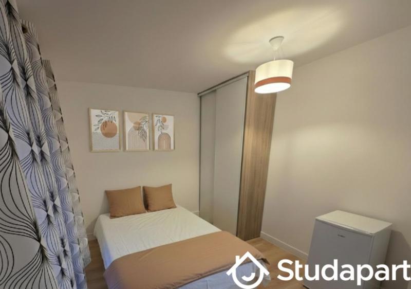 Chambre - 10 m² - 1 pièce