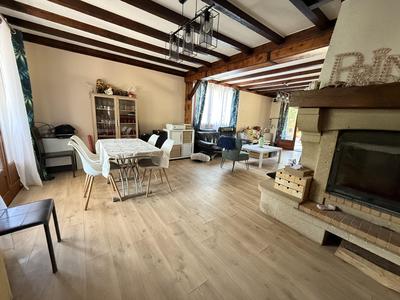 Maison - 195 m² - 7 pièces
