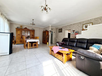 Maison - 180 m² - 7 pièces