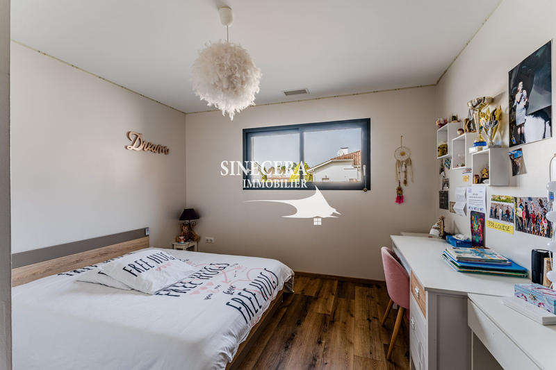 Villa - 198 m² - 8 pièces