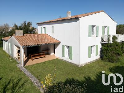 Maison - 205 m² - 8 pièces