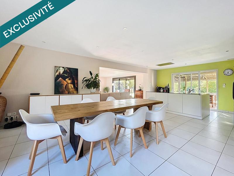 Villa - 176 m² - 6 pièces