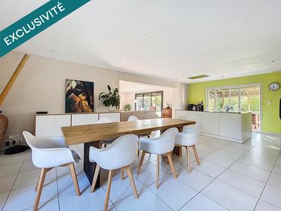 Villa - 176 m² - 6 pièces