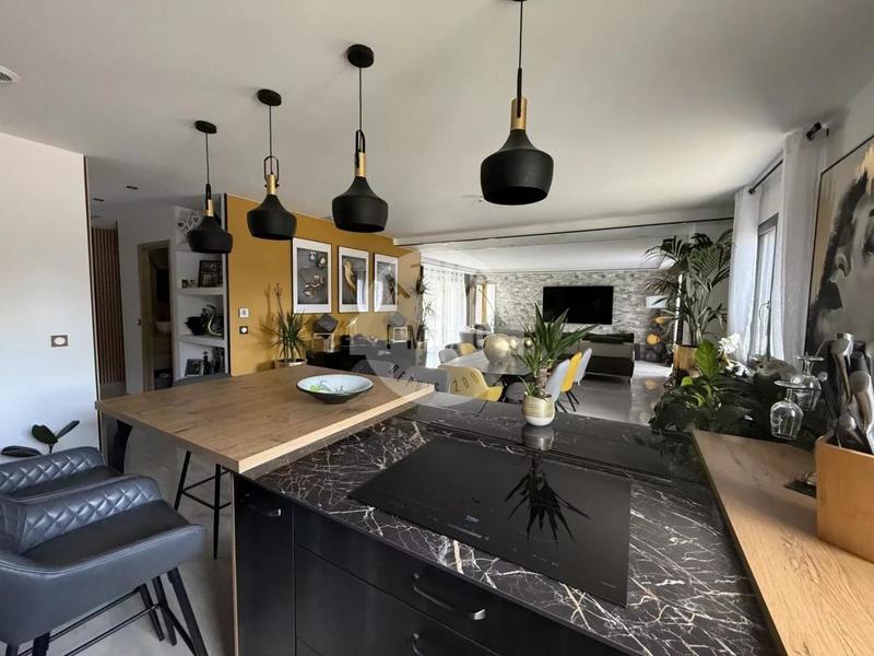 Villa - 160 m² - 6 pièces