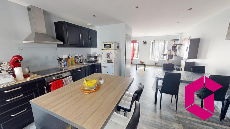 Maison - 83 m² - 4 pièces