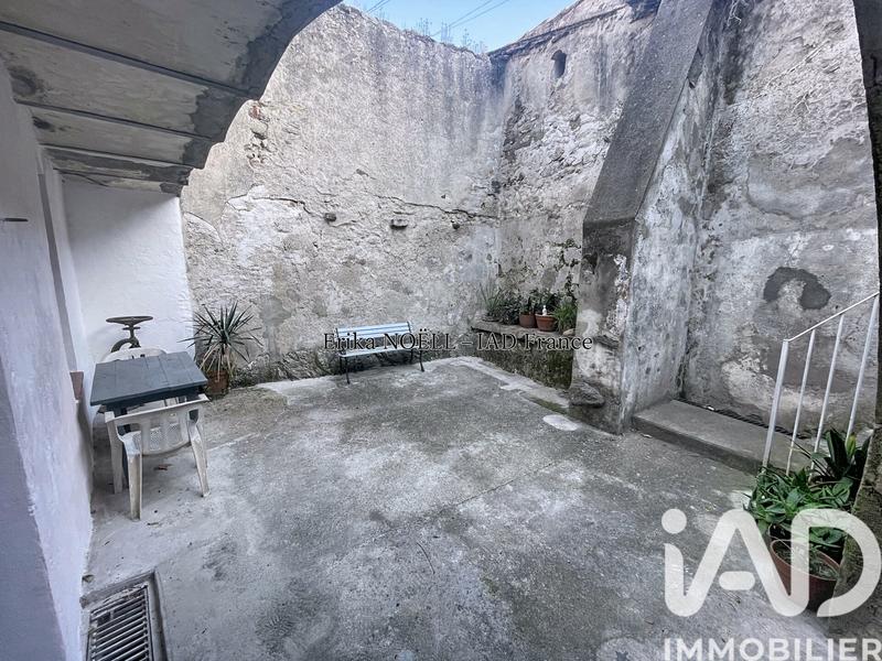 Maison - 230 m² - 7 pièces