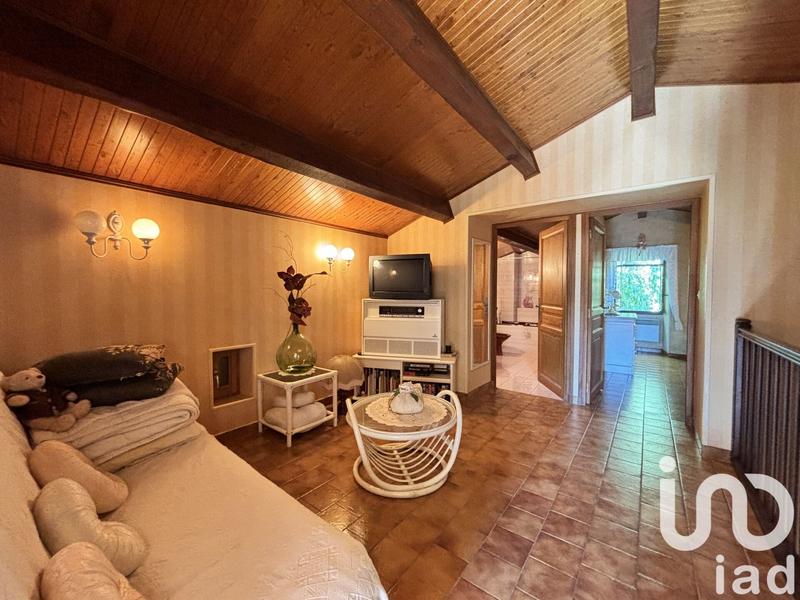 Maison - 220 m² - 10 pièces