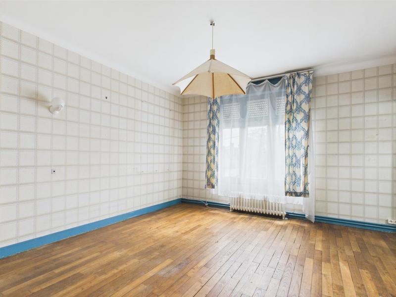 Maison - 220 m² - 9 pièces