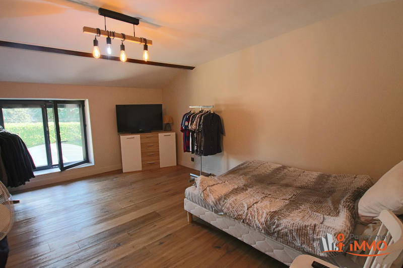 Maison - 220 m² - 9 pièces