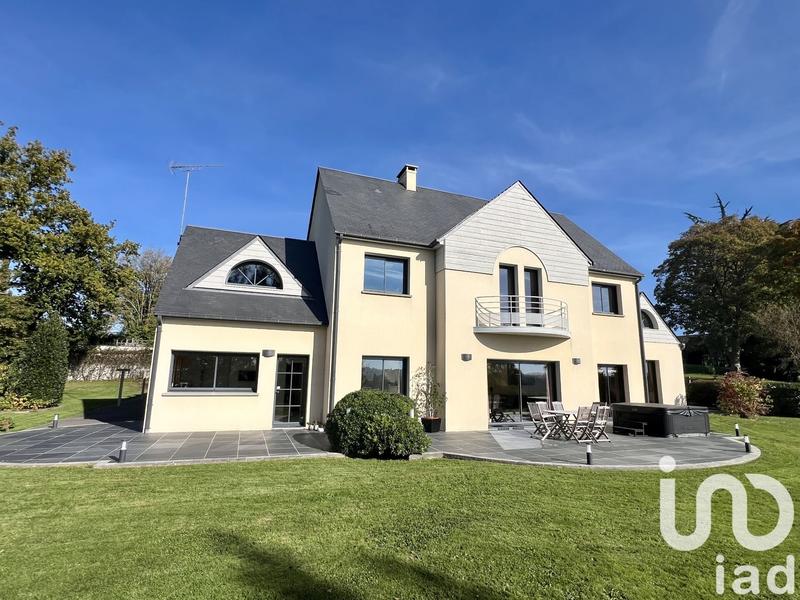 Maison - 296 m² - 8 pièces