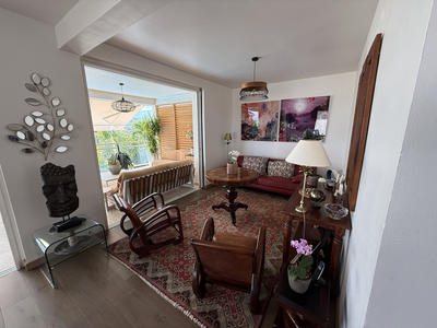 Maison - 350 m² - 9 pièces