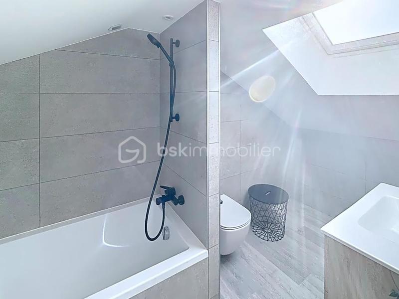 Maison traditionnelle - 100 m² - 5 pièces