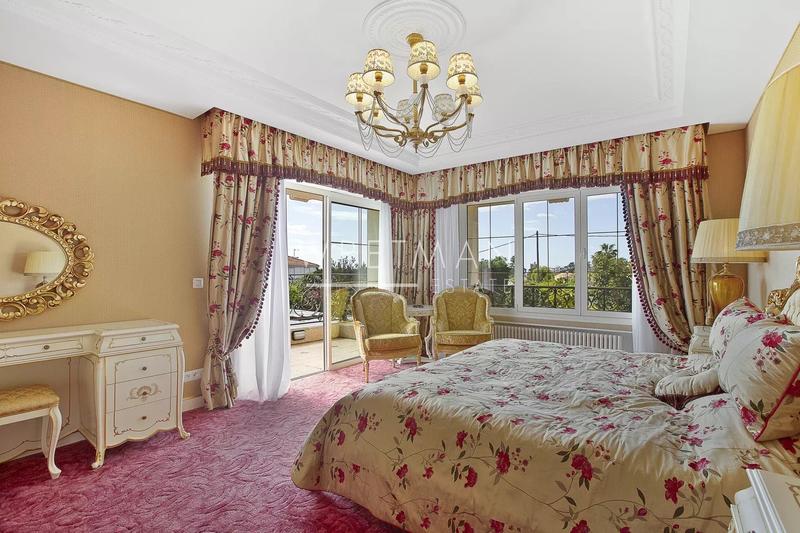 Villa - 700 m² - 15 pièces