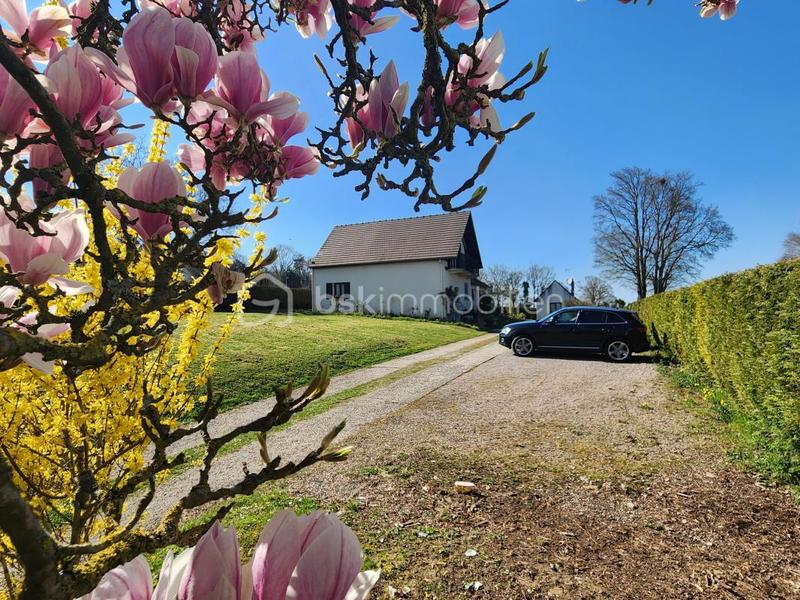 Maison traditionnelle - 260 m² - 7 pièces