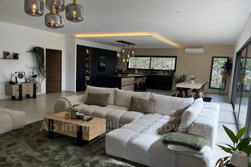 Maison contemporaine - 83 m² - 6 pièces