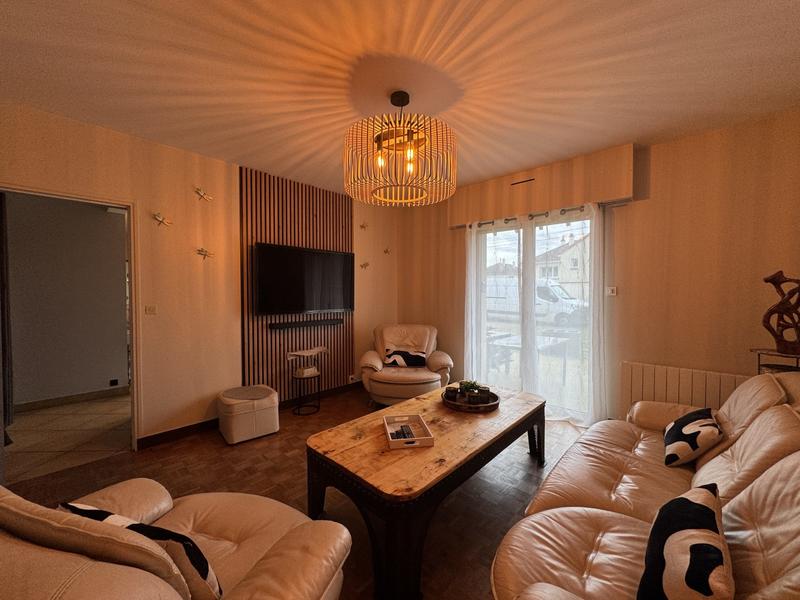 Maison - 210 m² - 6 pièces