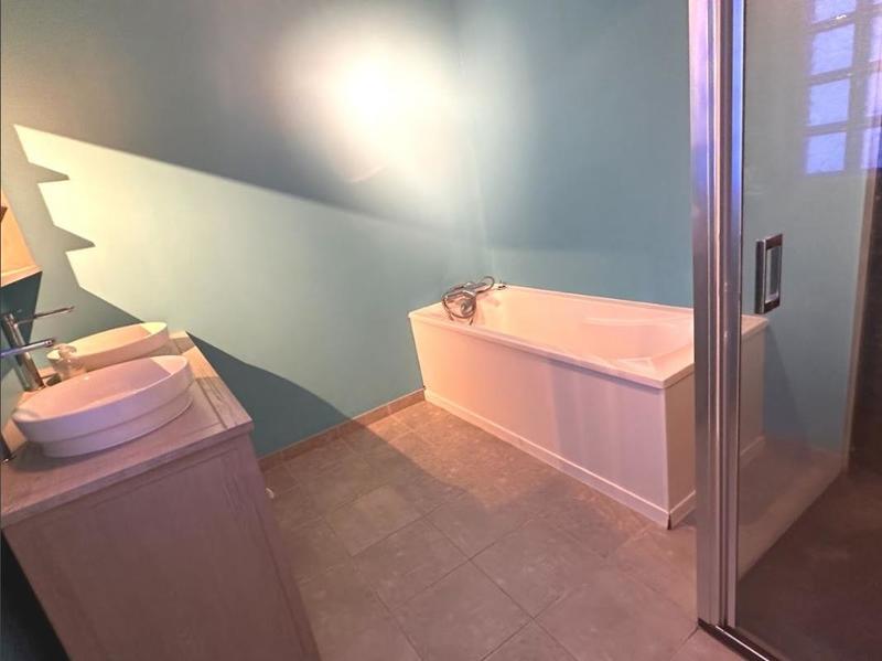 Maison - 255 m² - 5 pièces