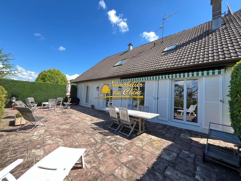 Maison - 216 m² - 7 pièces